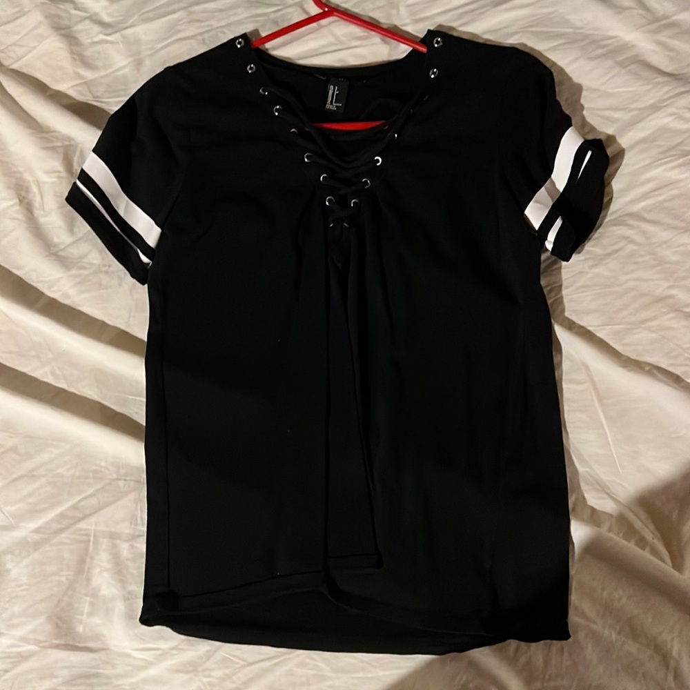 Small black an white womens shirt